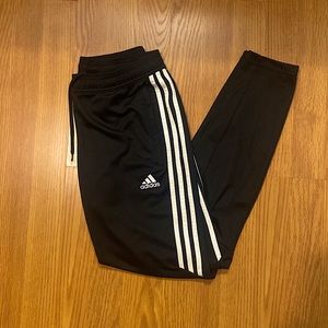 Adidas joggers size M